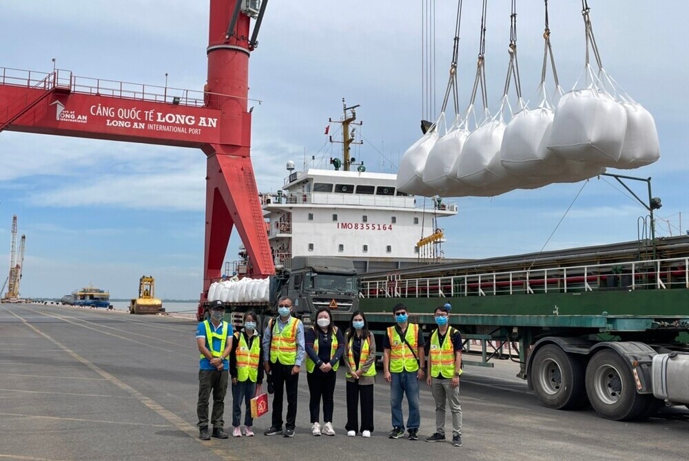 Stabilizing Production with Emergency Procurement amid Raw Material Shortages