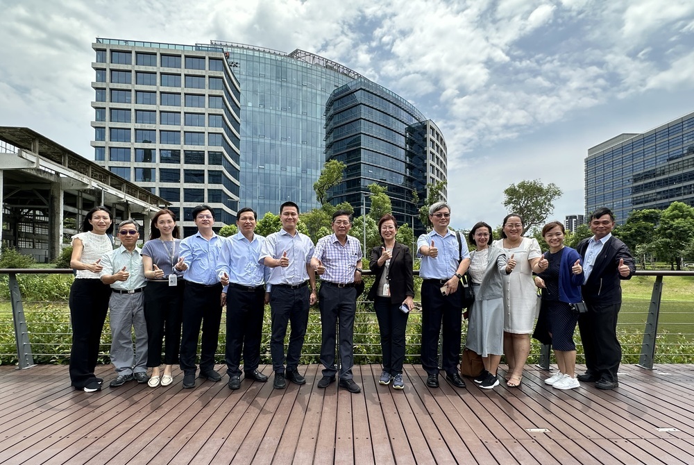 Exchange of Smart City Experience with Delegation from Bình Dương Province, Vietnam